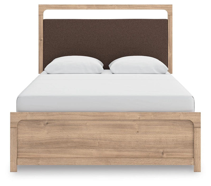 Kinlanni Upholstered Bed
