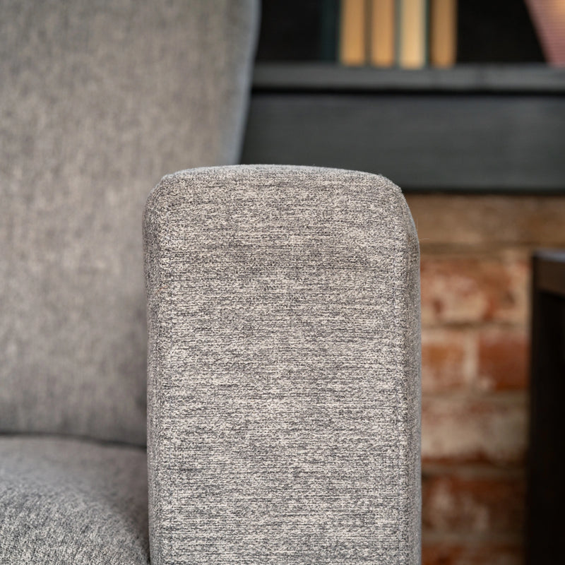 Flex 6-Seat Sectional with Standard Arm and Storage Ottoman - 5000003543