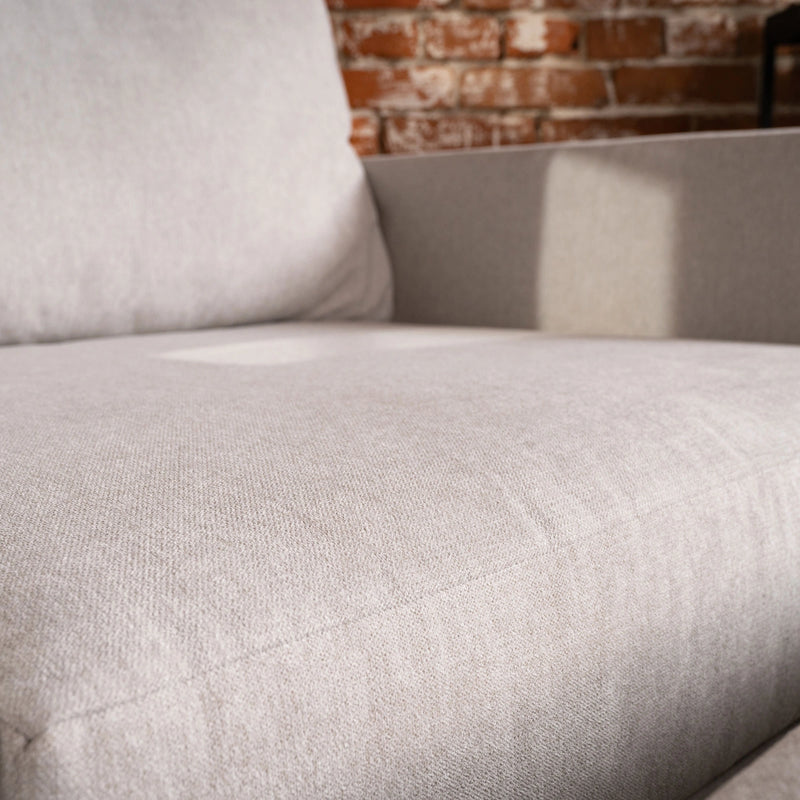 Flex 4-Seat Sectional with Standard Arm and Storage Ottoman - 5000003538