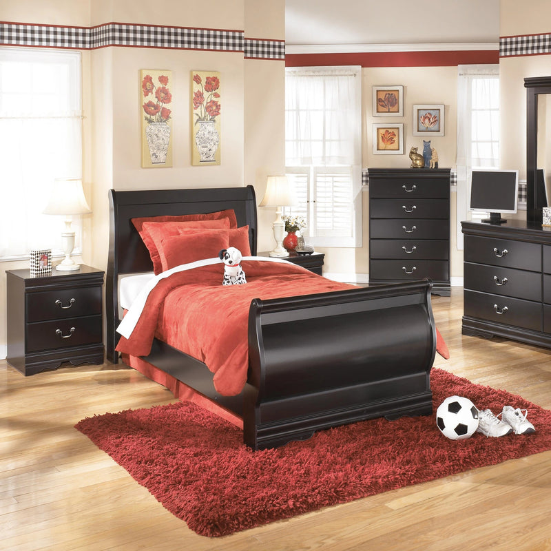 Huey Vineyard Dresser and Mirror